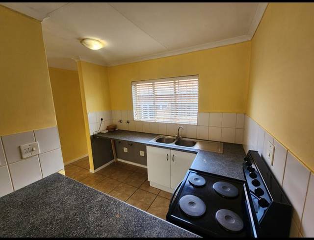 2 BEDROOM TOWNHOUSE FOR SALE IN ALLEN'S NEK